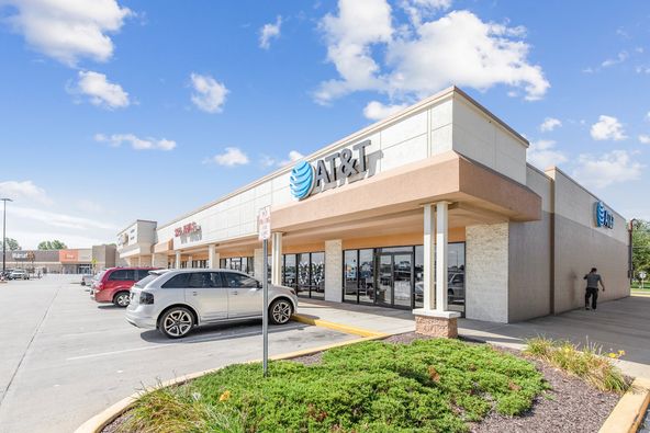 Valley View Plaza: 3228 S Western Ave, Marion, IN 46953